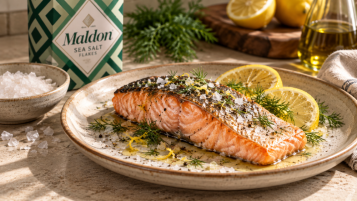 Pečený losos s vločkovou solí: šťavnatý recept, který nevyschne